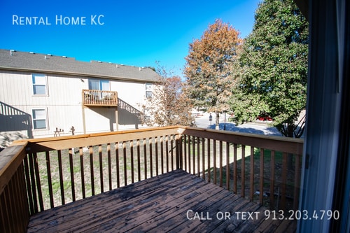 Building Photo - 5904 Perry-