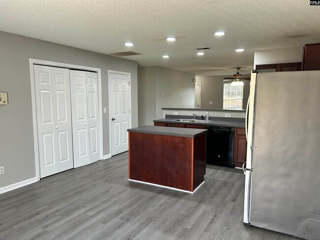 Building Photo - 218 Cogburn Rd