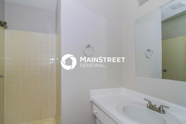 Building Photo - 3 Bedroom Pet-Friendly Home in Winston-Sal...