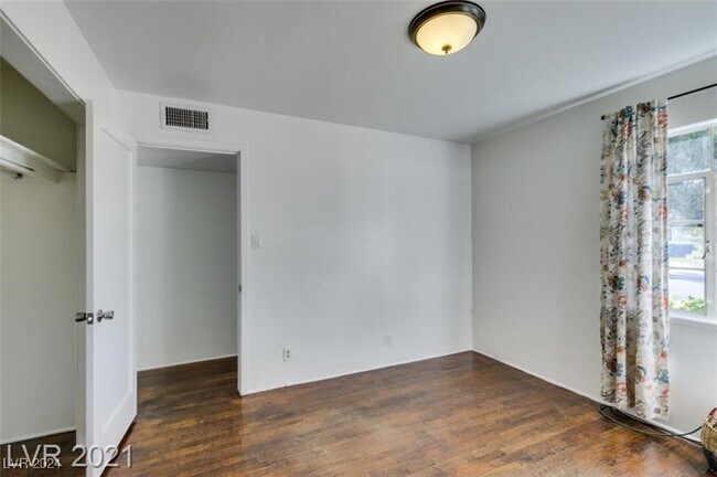 Building Photo - 1217 S 7th St