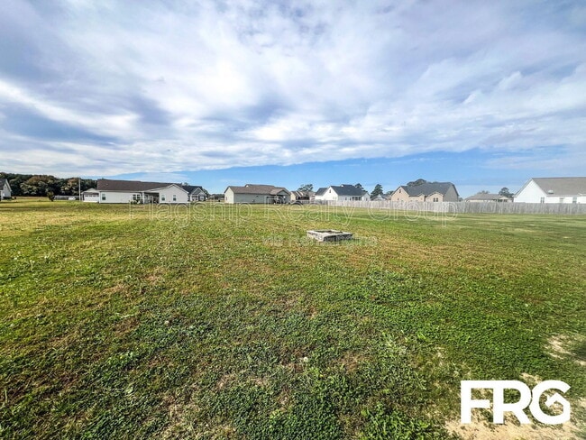 Building Photo - 313 N Landing Dr