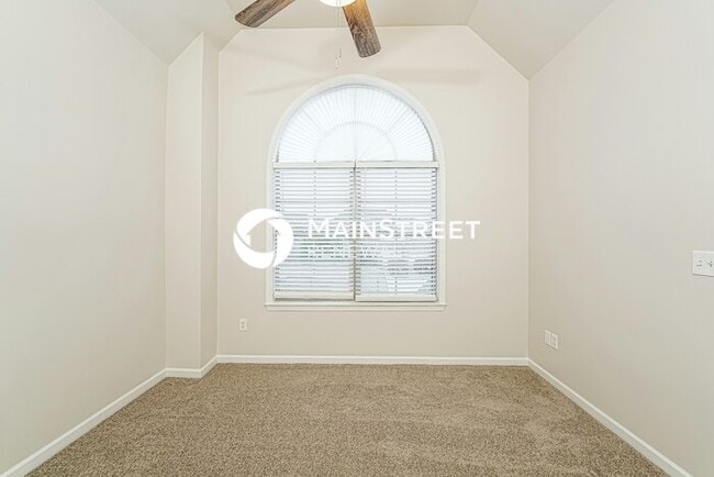 Building Photo - 4 Bedroom Pet-Friendly Home in CALERA, AL ...