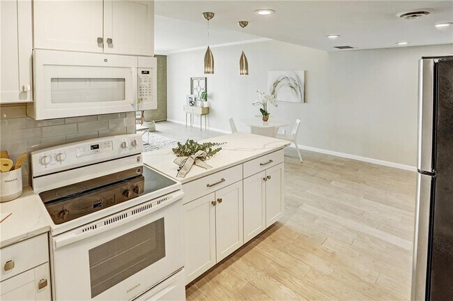 Building Photo - 1801 Lavaca St