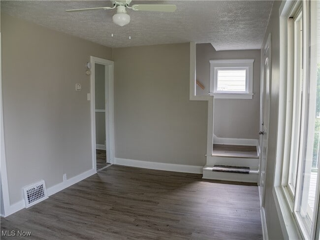 Building Photo - 3814 Russell Ave