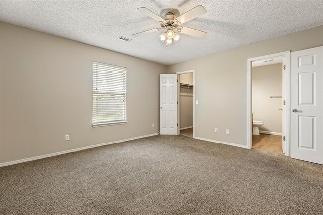 Building Photo - 2502 Parkcrest Dr