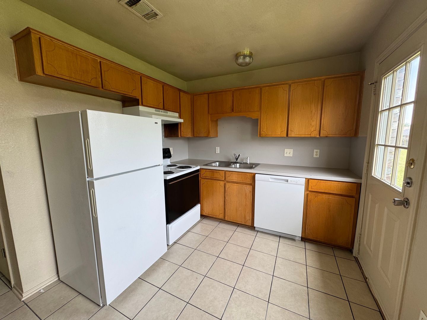 Building Photo - 4506 Deek Dr