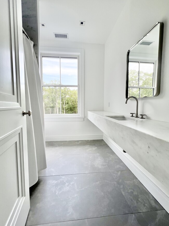 Building Photo - 36 Yuza Mini Ln