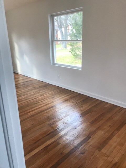 Dining Area - 59 S Pershing Ave