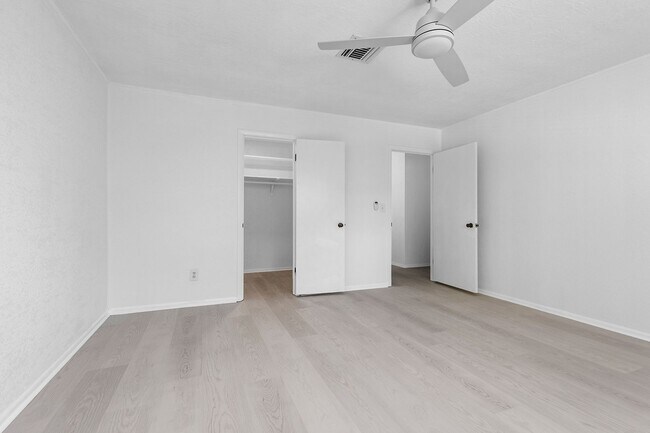 Building Photo - 7810 S Tropical Trail