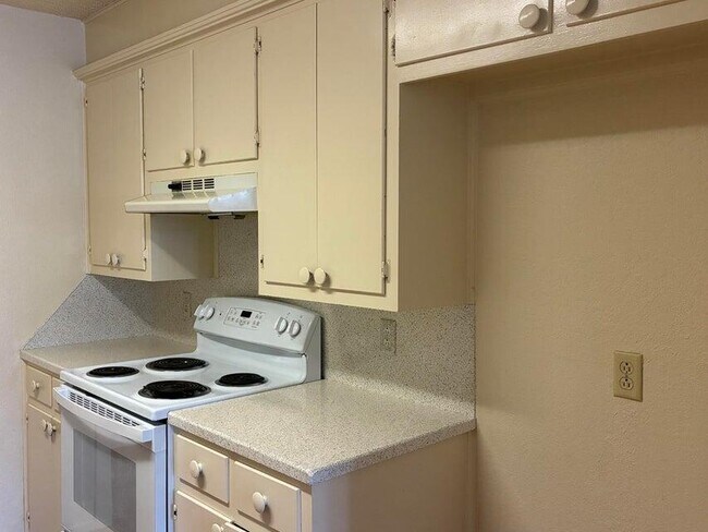 Building Photo - 3 Wagnon Dr