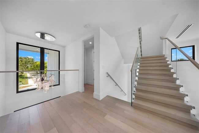 Building Photo - 2001 Marietta Dr