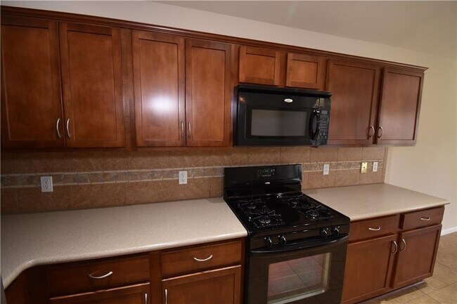 Building Photo - 2133 Oltons Bluff Dr