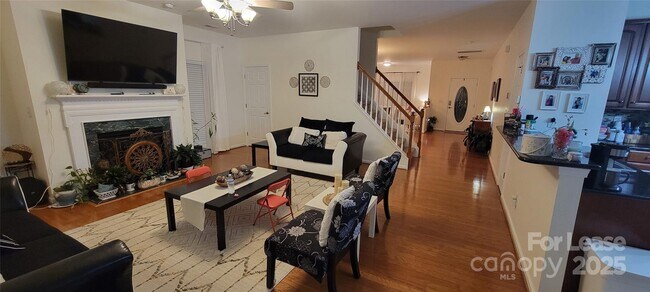 Building Photo - 2102 Big Pine Dr