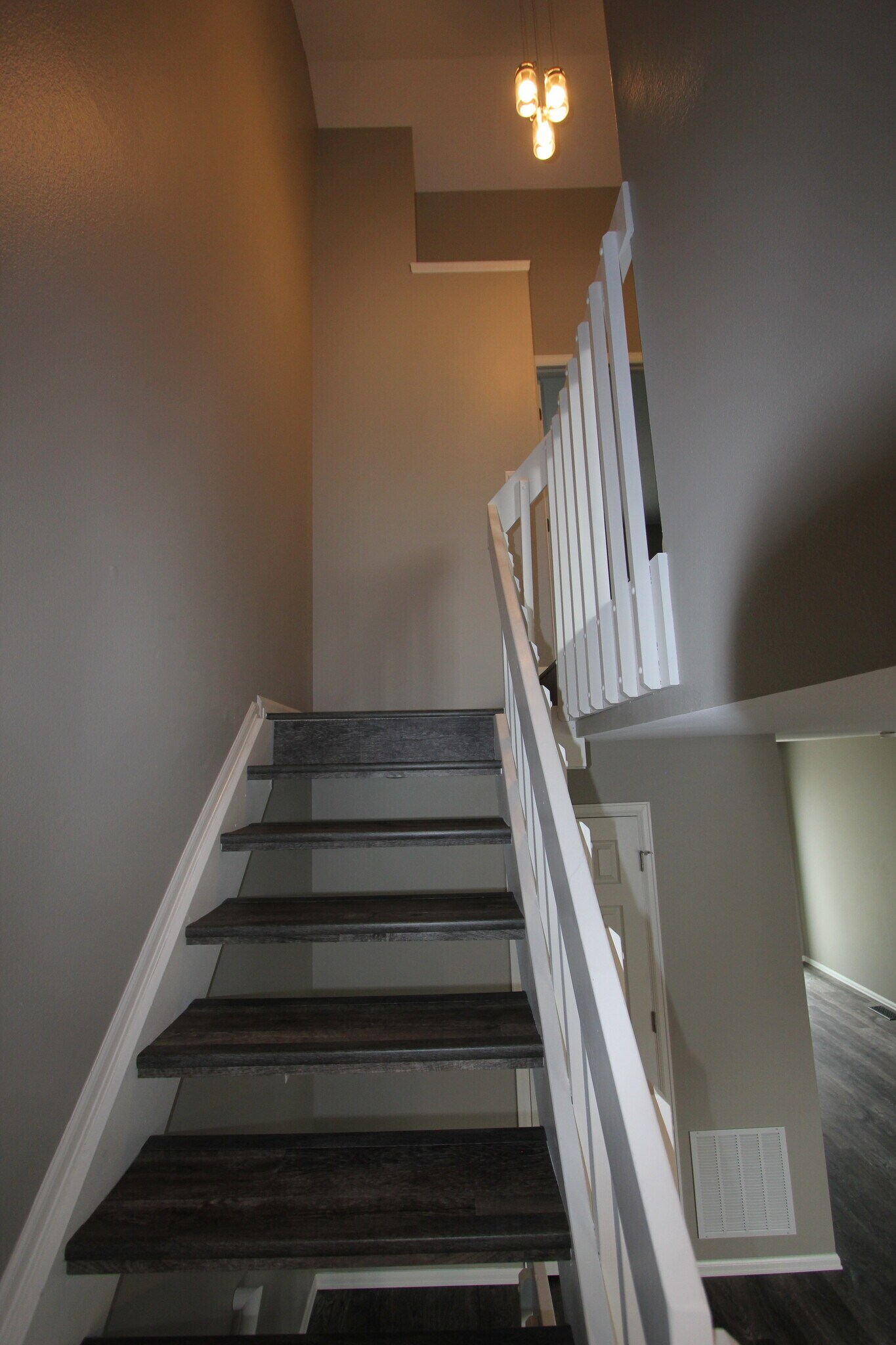 Building Photo - 6026 Colony Cir