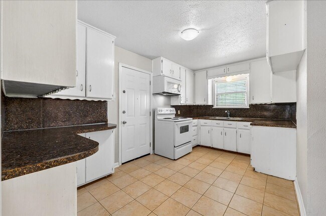 Building Photo - 929 Ashland Dr