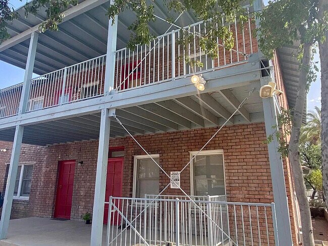 Building Photo - FOR RENT