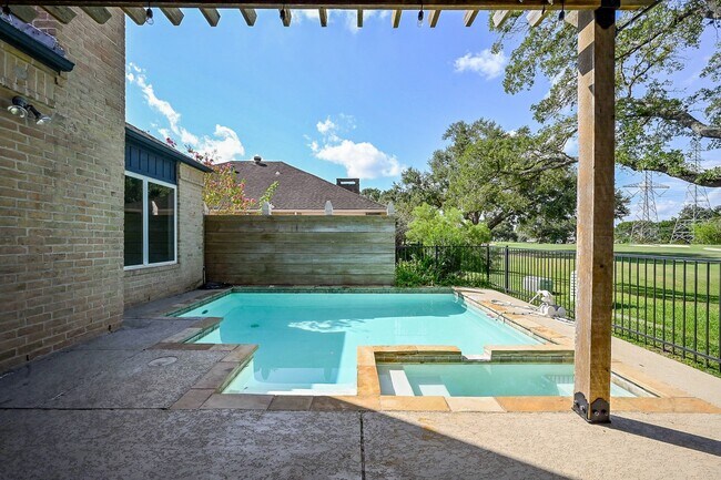 Building Photo - 414 Fox Briar Ln