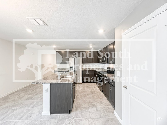 Building Photo - 4811 Rigging St