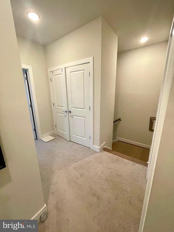 Building Photo - 9584 Fields Rd