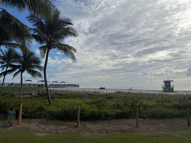 Building Photo - 2840 NE 14th Street Causeway