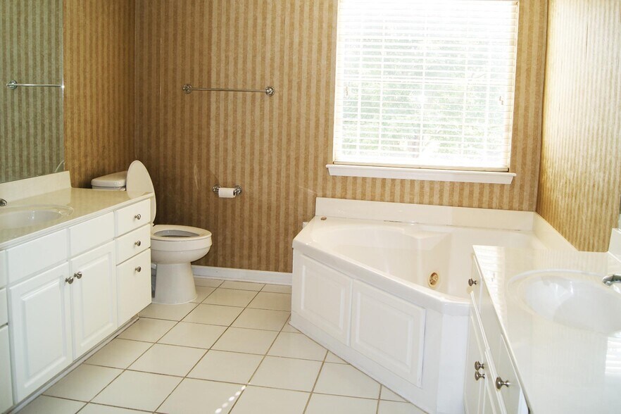 Building Photo - 641 Old Hickory Blvd