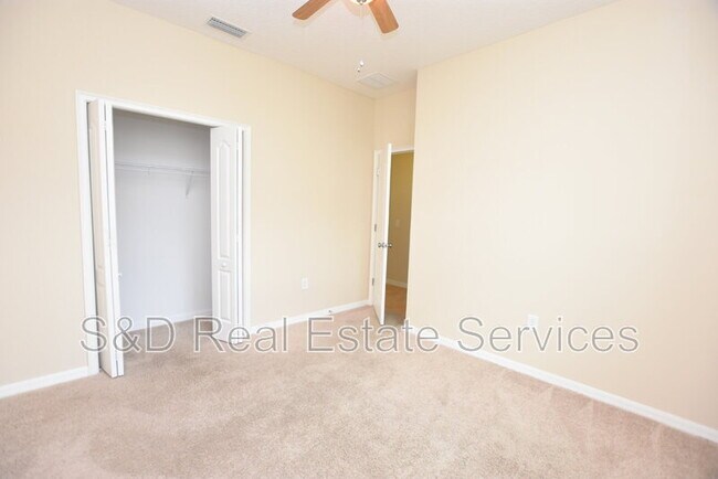 Building Photo - 5632 Aral Dr