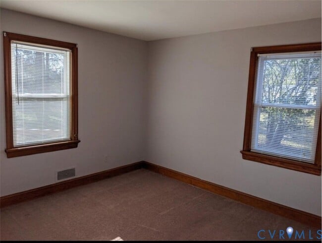 Building Photo - 11 Beauregard Ave