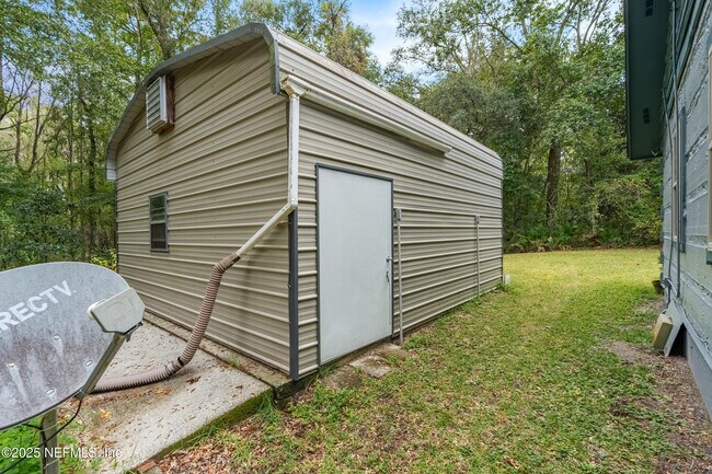 Building Photo - 2221 Treasure Point Rd