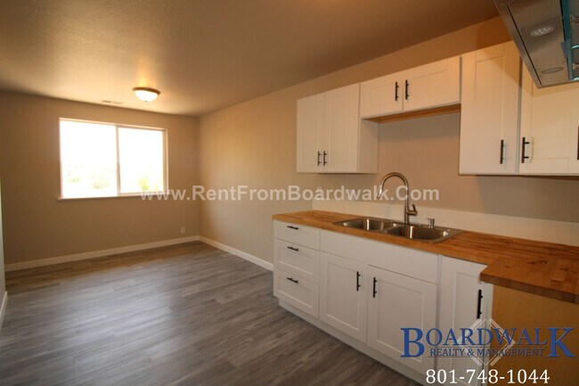 Building Photo - Amazing 2 bed 1 bath apartment in SLC