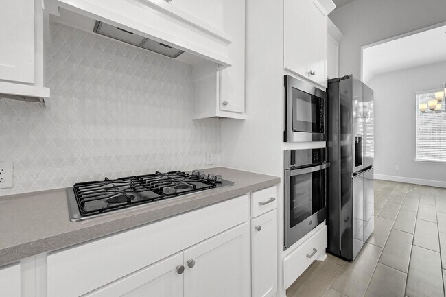 Building Photo - 15835 Bird of Paradise Dr