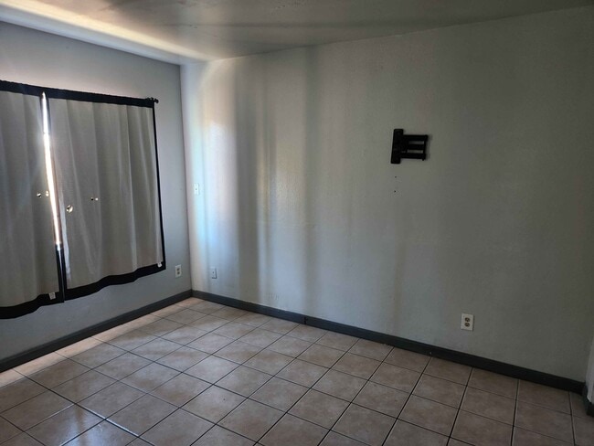 Building Photo - 4715 W Cheryl Dr