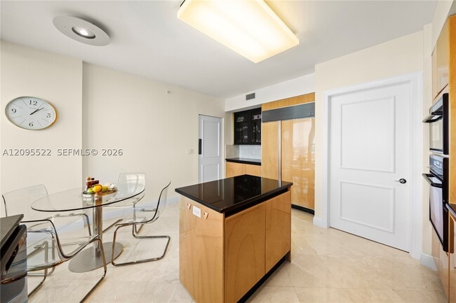 Building Photo - 781 Crandon Blvd