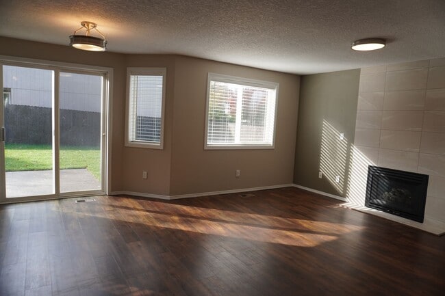 Building Photo - 16409 NE 31st St