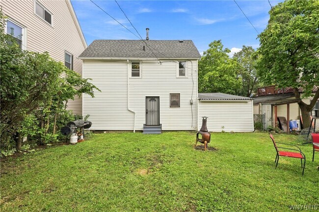Building Photo - 12 Baynes St