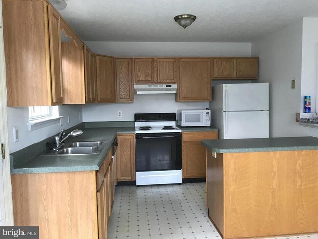 Building Photo - 2935 Sorrell Ct