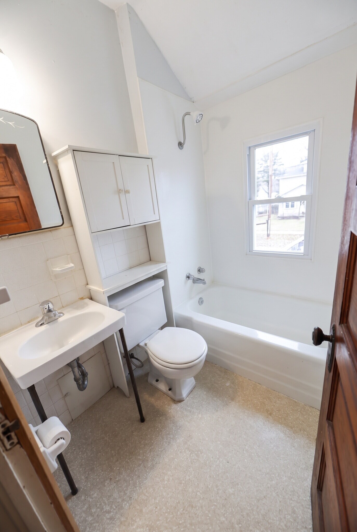 Building Photo - 410 W Mifflin St