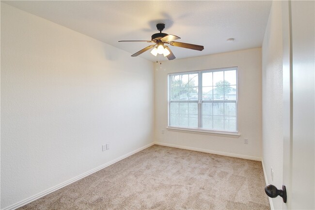 Building Photo - 763 W Sandy Beach Ln