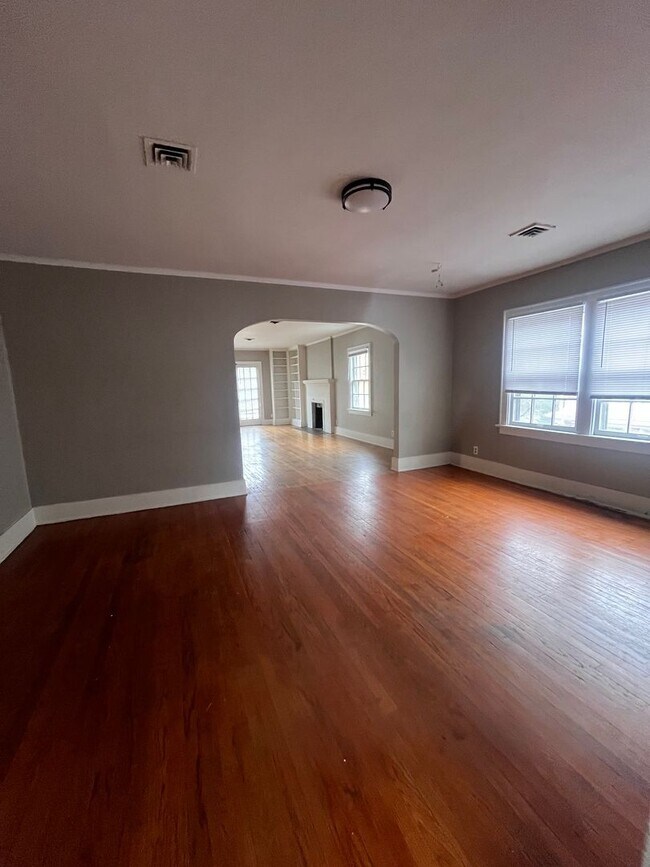 Building Photo - Coming Soon to Midtown - 3 Bedroom 3 Bath Townhome!