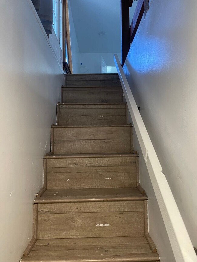 Building Photo - Minutes from Lake Arrowhead!