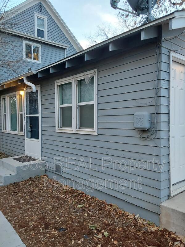 Building Photo - 1431 11 Street, Unit 1/2