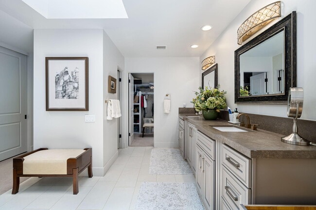 Building Photo - 76 Princeton Dr