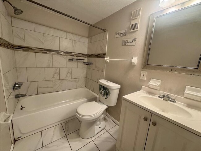 Building Photo - 5503 Pokeweed Ct