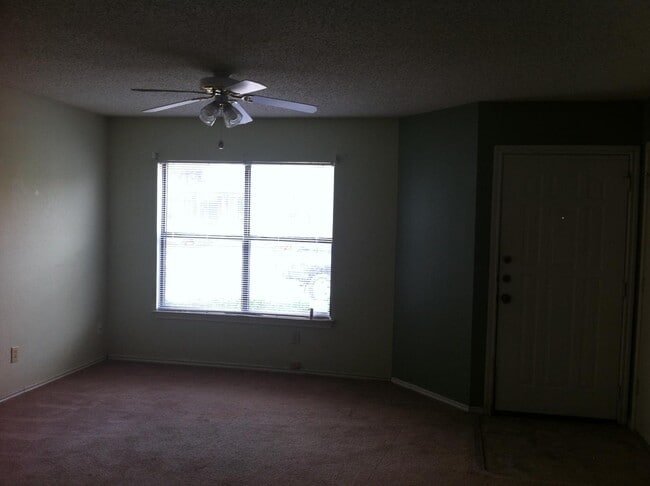 Building Photo - 9742 Misty Plain Dr