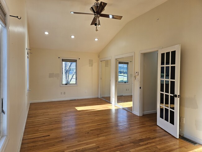 Building Photo - 11 Brookfield Dr