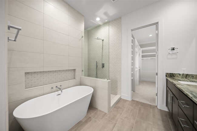 Building Photo - 2408 Gray St