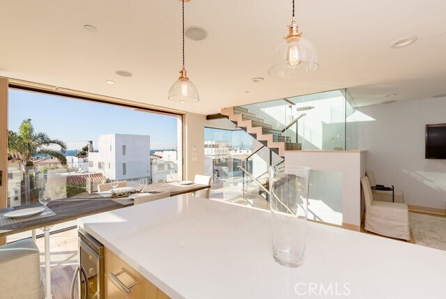 Building Photo - 814 Monterey Blvd