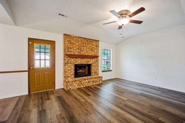 Building Photo - 3/ 2  Home for Rent!