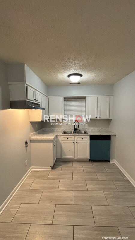 Building Photo - 1532 Silver St