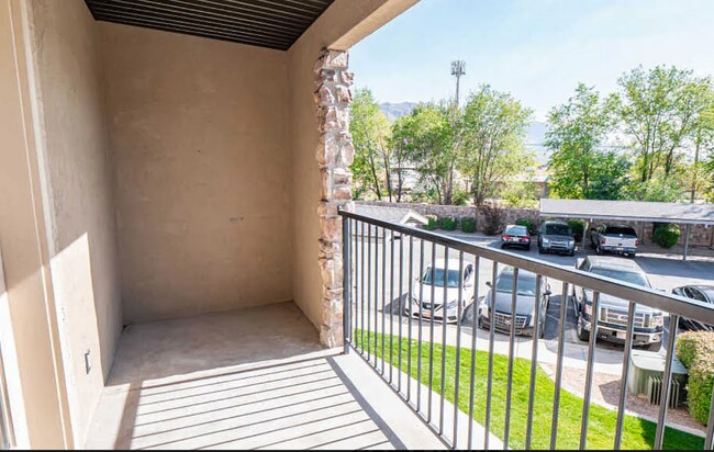 Building Photo - 1045 S 1700 W