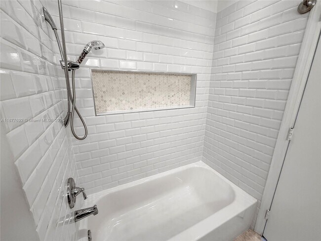 Building Photo - 1606 Veracruz Ln